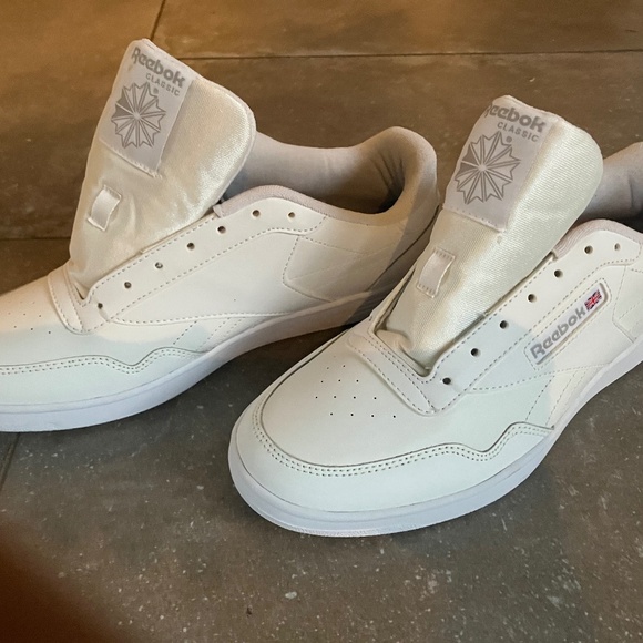 Reebok Classic Sneaker - white size 10 - Picture 1 of 5